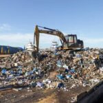 Prefeitura de Manaus realiza quinto transbordo do ano e retira 400 toneladas de lixo da orla e igarapés