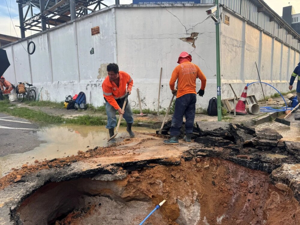 Prefeitura de Manaus age com força-tarefa para recuperar rede de drenagem na Nossa Senhora das Graças