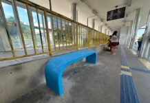 Prefeitura de Manaus instala novos bancos de concreto na Estação Arena para melhorar o transporte coletivo