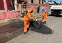 Prefeitura de Manaus intensifica operação Tapa-Buracos no bairro Nova Esperança