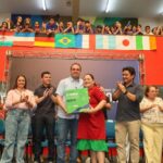Governador Roberto Cidade entrega kits escolares e alimentos a alunos do Ceti Áurea Pinheiro Braga em Manaus