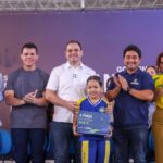 Governador Roberto Cidade entrega kits escolares e livros na zona leste de Manaus