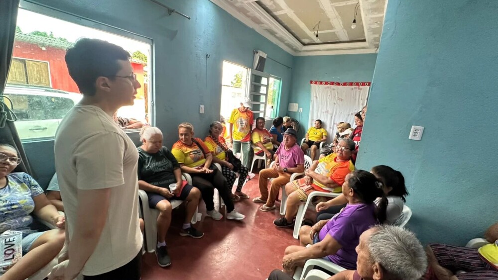 Prefeitura de Manaus capacita idosos da zona Norte em segurança digital e prevenção a golpes