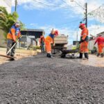 Prefeitura de Manaus avança com recapeamento na rua Minas Gerais, bairro Flores