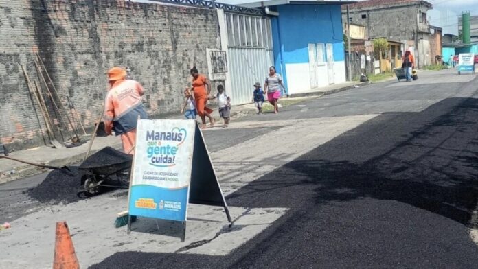 Prefeitura de Manaus intensifica recuperação da malha viária no bairro Cidade de Deus