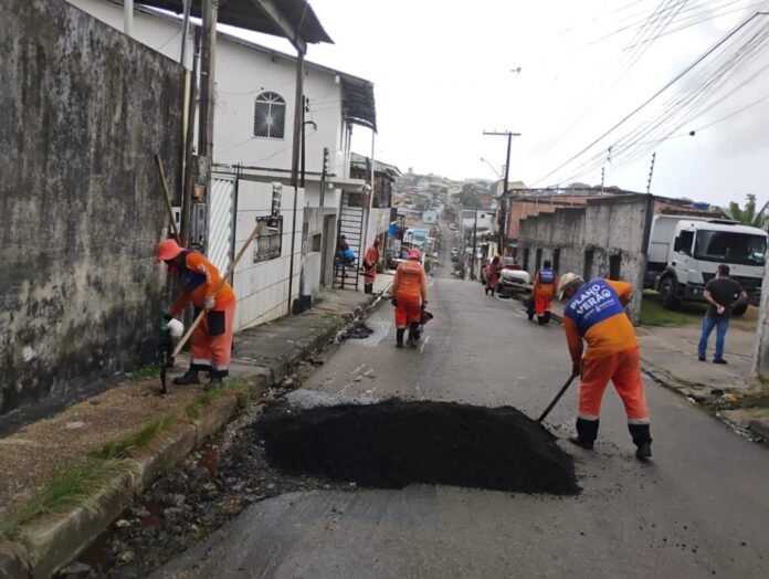 Prefeitura de Manaus recupera trechos da rua Z e reforça manutenção viária no Nova Esperança