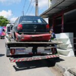 Operação ‘Sucata’ da Prefeitura de Manaus remove veículos abandonados na zona Norte