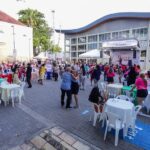 Prefeitura de Manaus promove o ‘Bolerão da Saudade’ com centenas de idosos no mirante Lúcia Almeida