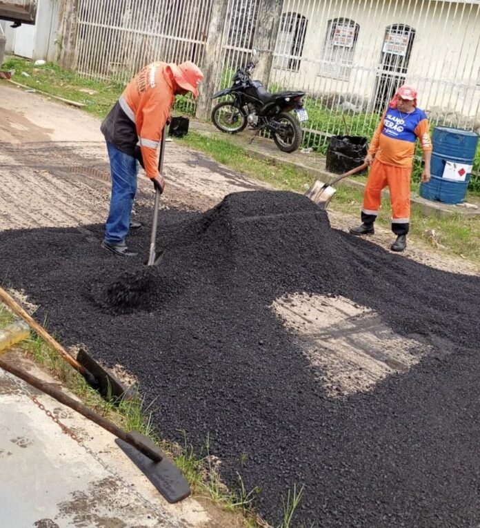 Prefeitura de Manaus avança na recuperação asfáltica do bairro Flores, melhorando a mobilidade urbana
