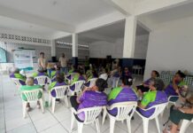 Prefeitura de Manaus capacita idosos em segurança digital no bairro Alvorada
