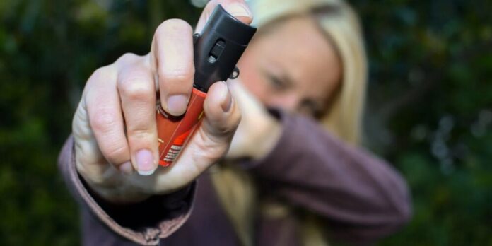 Mulheres maiores de 18 anos podem comprar e portar spray de pimenta para defesa pessoal em todo o Brasil