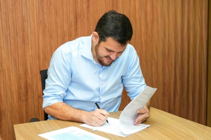 Prefeitura de Manaus abre concurso para auditor fiscal da Semef com salário inicial de R$ 27 mil