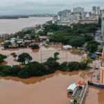 Rio Guaíba se aproxima da cota de alerta em Porto Alegre com risco de inundação