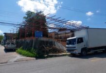 Obra embargada no Redenção é fiscalizada e ferramentas apreendidas pela Prefeitura de Manaus