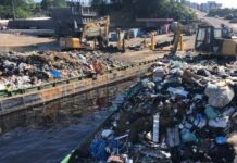 Prefeitura de Manaus remove mais de 250 toneladas de lixo da orla do Rio Negro em julho
