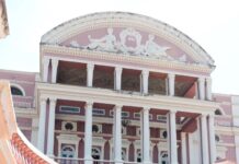 Teatro Amazonas vira sala de aula para estudantes após reconhecimento como Patrimônio Mundial