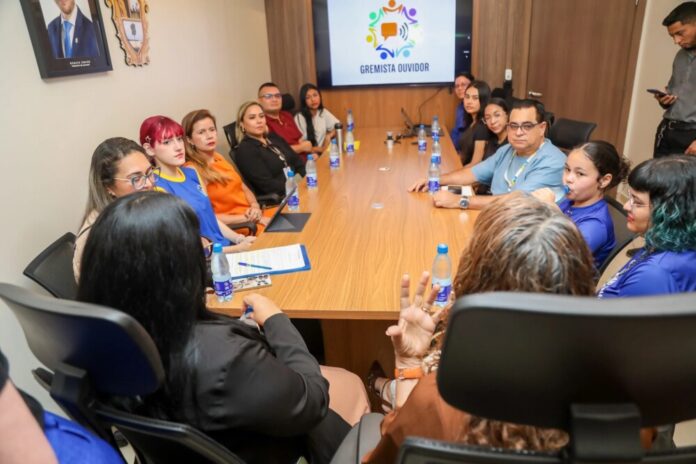 Grêmio Ouvidor: estudantes da Prefeitura de Manaus apresentam conquistas no "Grêmio no Gabinete"