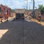 Prefeitura de Manaus pavimenta pela primeira vez a travessa Praia Pedroso, no Tarumã