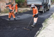 Prefeitura de Manaus recupera 300 metros de via com 150 toneladas de asfalto no Colônia Terra Nova