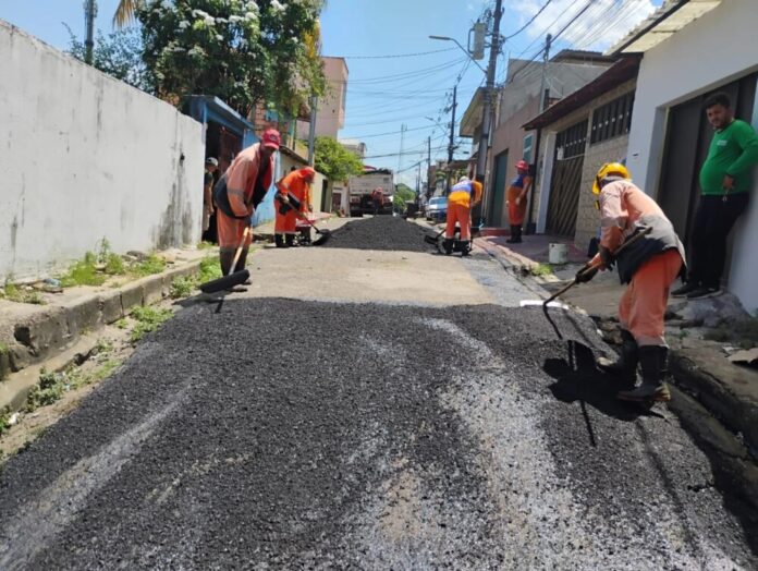 Prefeitura de Manaus intensifica recuperação asfáltica e transforma vias do bairro da Paz