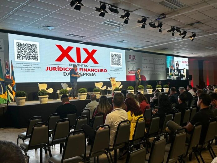 Manausprev participa de encontro nacional para discutir desafios jurídicos e financeiros dos RPPS