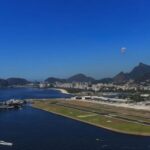 Jatinho derrapa na pista do Santos Dumont e causa cancelamento de voos