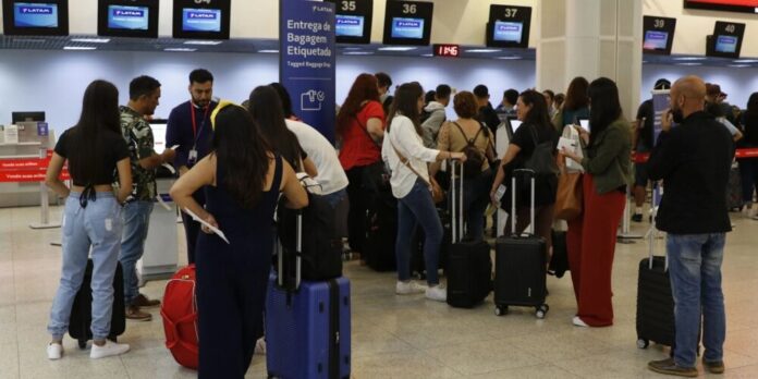 Aeroporto Santos Dumont volta a operar normalmente após cancelamento de 13 voos