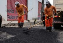 Prefeitura de Manaus avança com recuperação asfáltica na rua Aluísio Brasil, bairro Petrópolis