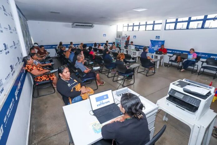 Procon Manaus Itinerante atende mais de 220 pessoas na zona Leste
