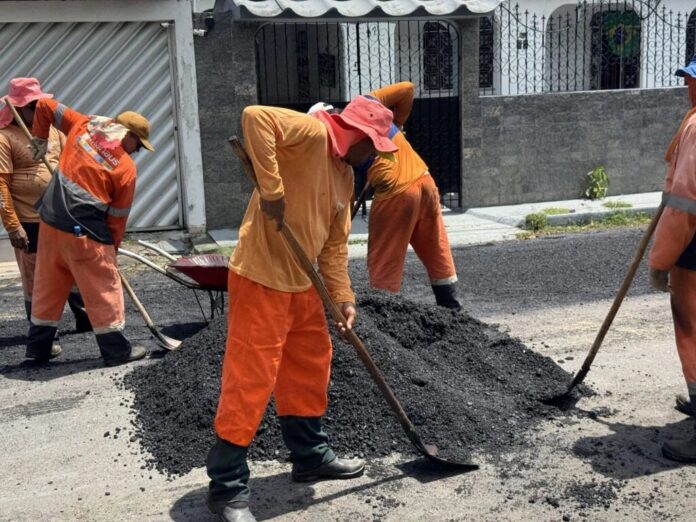 Prefeitura de Manaus recupera trecho da rua Hortência no Aleixo após solicitação de moradores