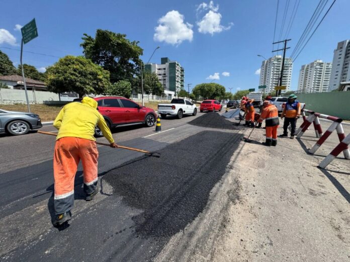 Prefeitura de Manaus melhora segurança e mobilidade na Avenida São Jorge com recapeamento asfáltico