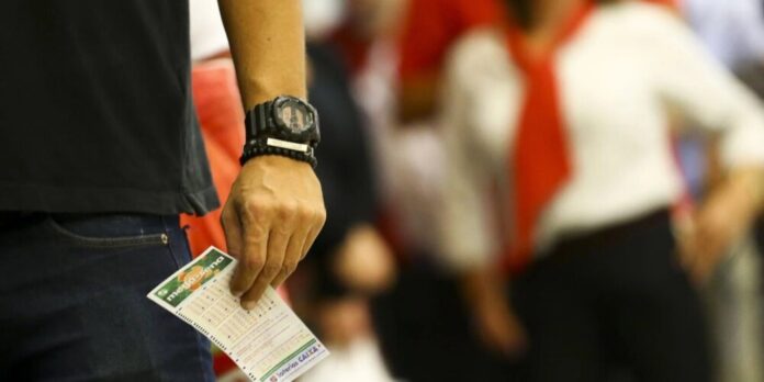 Mega-Sena acumula e sorteia R$ 48 milhões neste domingo (6)