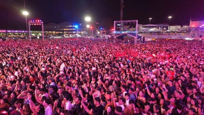 Gloria Groove e Duquesa lotam Palco Alfândega e agitam terceira noite do #SouManaus 2026
