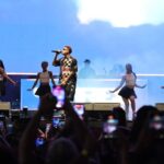 MC Hariel encerra palco Alfândega no #SouManaus Passo a Paço 2026 com multidão cantando sucessos