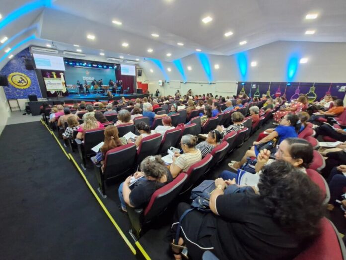 Manausprev orienta servidores municipais sobre planejamento para a aposentadoria