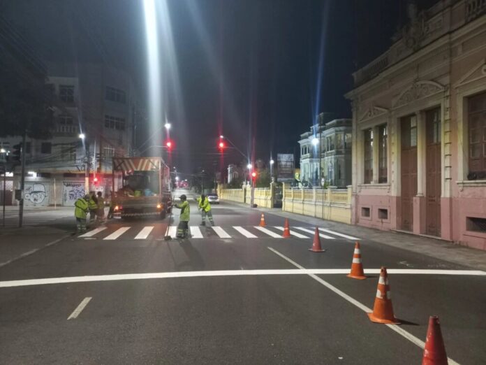 Prefeitura de Manaus intensifica sinalização viária para segurança de motoristas e pedestres