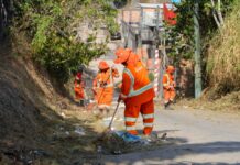 Mais de 400 trabalhadores da prefeitura intensificam limpeza no bairro Santa Etelvina