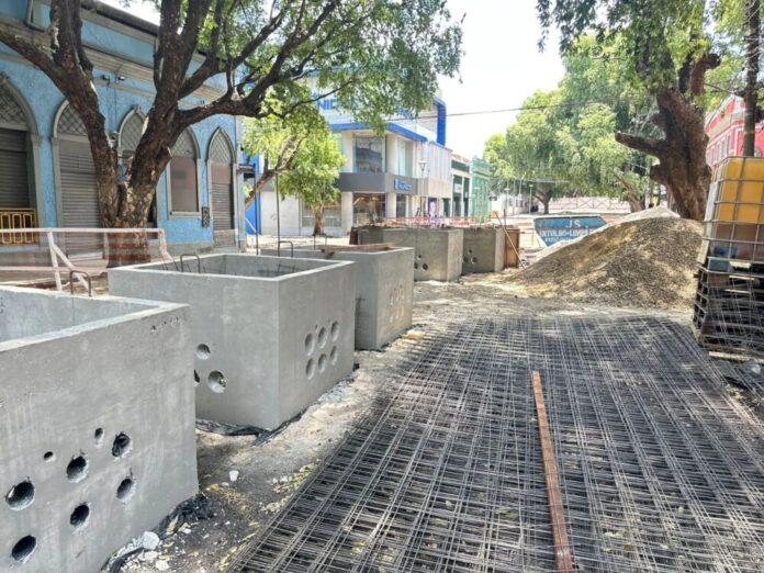 Rua Gastronômica de Manaus avança com infraestrutura subterrânea e novas calçadas
