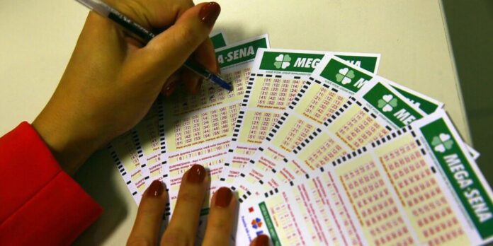 Mega-Sena acumula e prêmio chega a R$ 112 milhões para sorteio de domingo