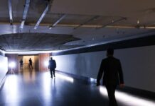 Teto de túnel na Câmara dos Deputados desaba; área é interditada